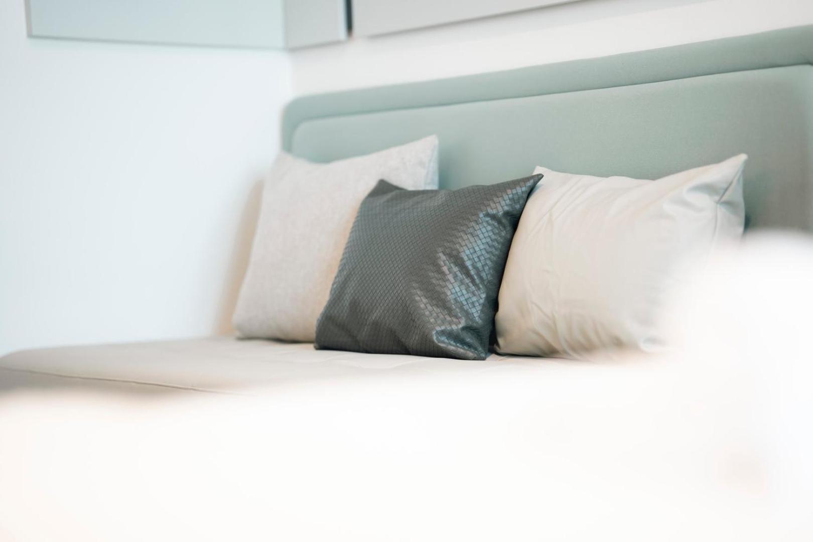 Aws Homes - Chic Downtown Views Apartment